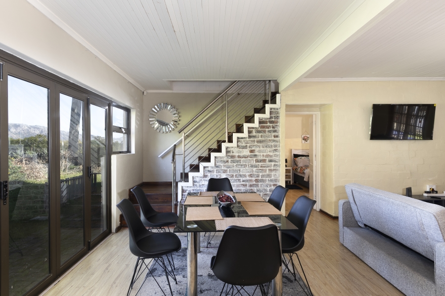 4 Bedroom Property for Sale in Sir Lowrys Pass Village Western Cape